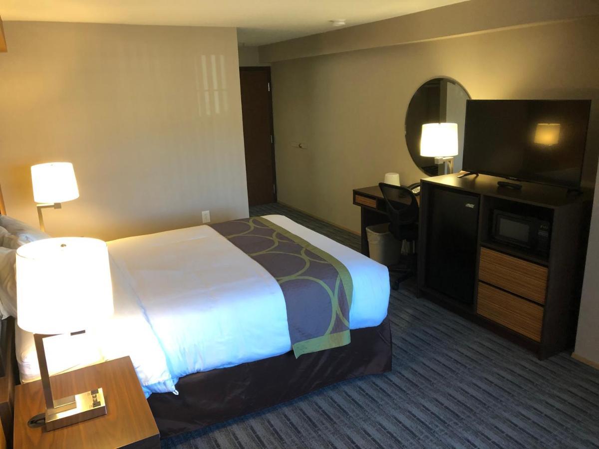 Super 8 By Wyndham Lynnwood Motel Eksteriør billede