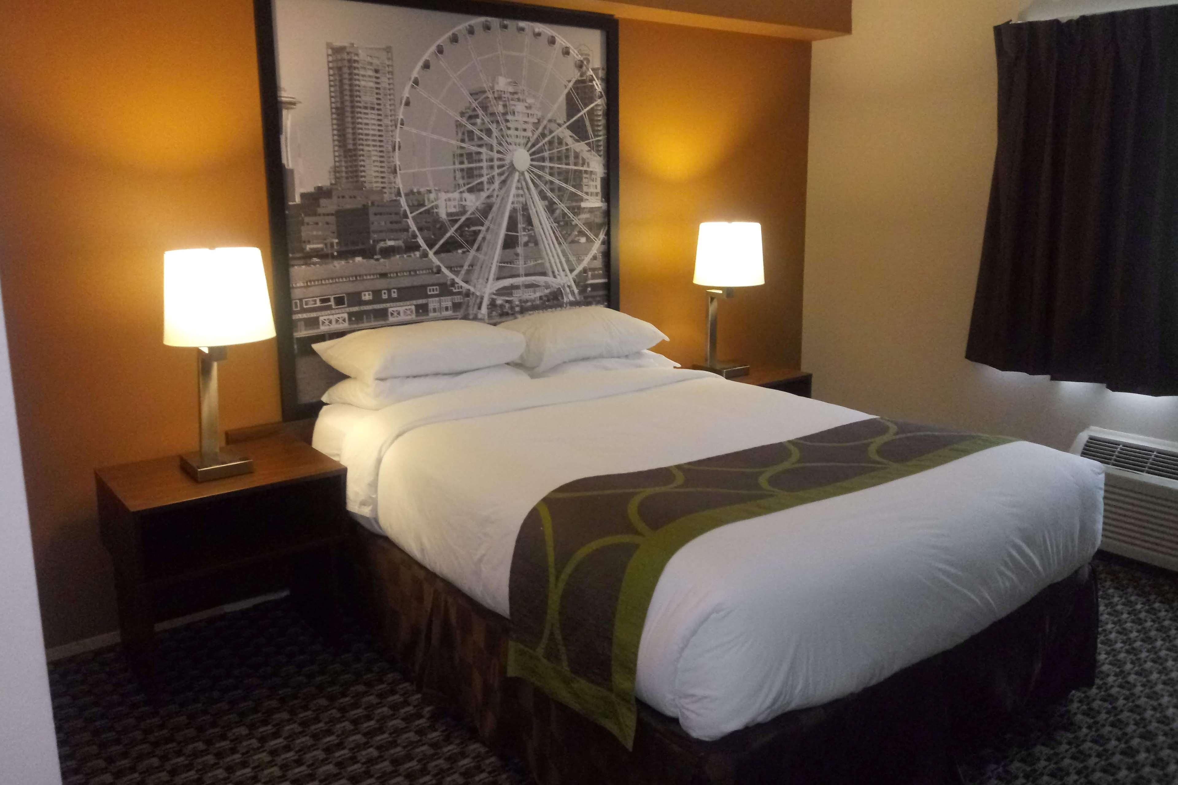 Super 8 By Wyndham Lynnwood Motel Eksteriør billede