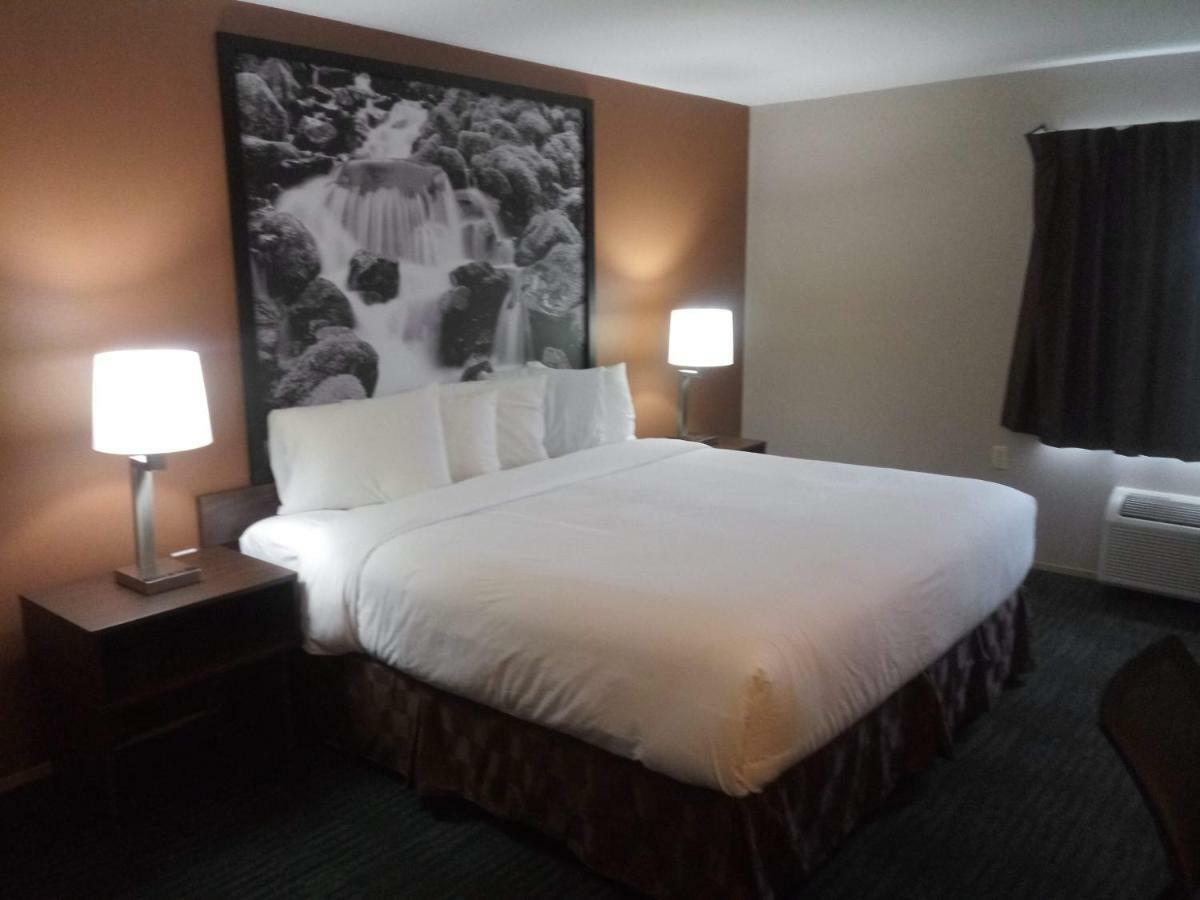 Super 8 By Wyndham Lynnwood Motel Eksteriør billede