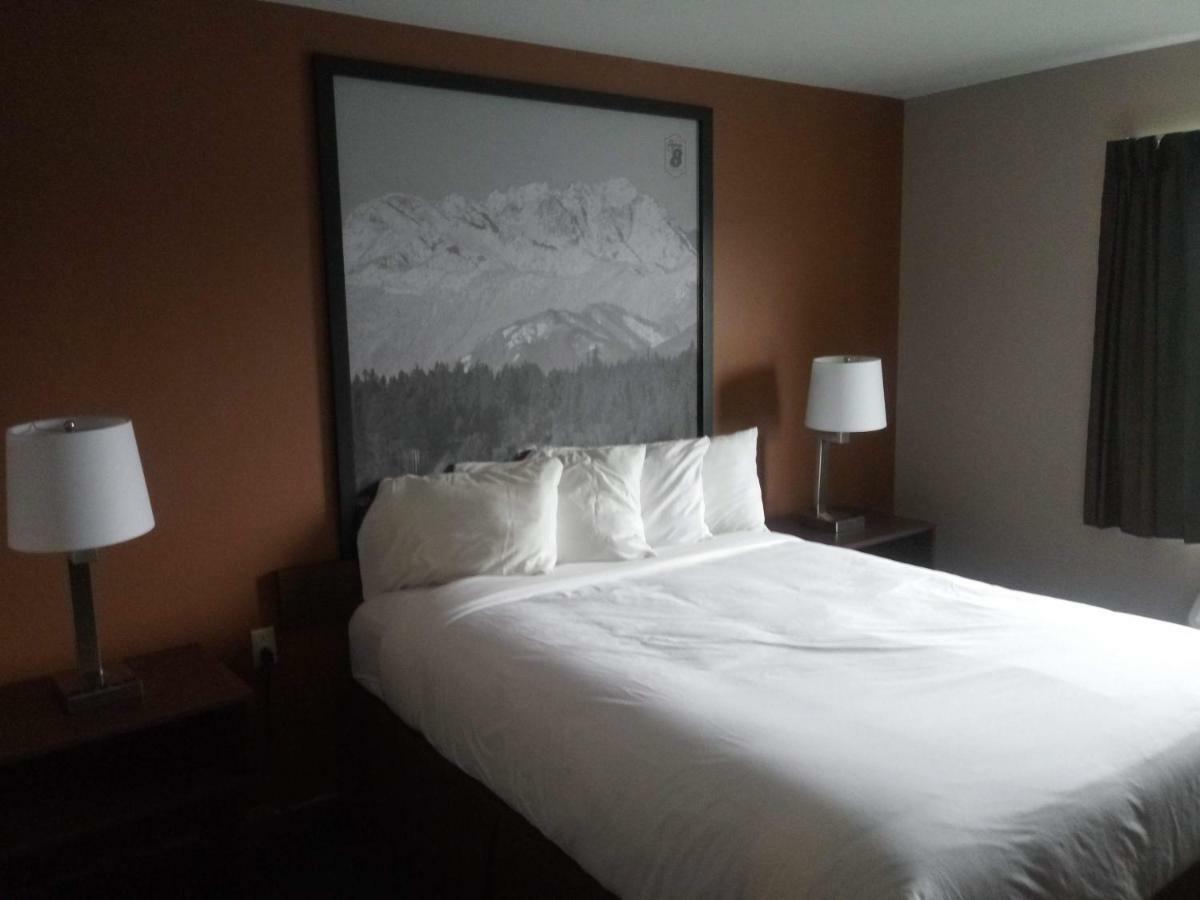 Super 8 By Wyndham Lynnwood Motel Eksteriør billede