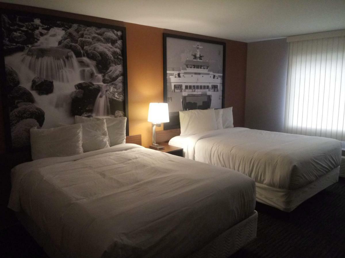 Super 8 By Wyndham Lynnwood Motel Eksteriør billede